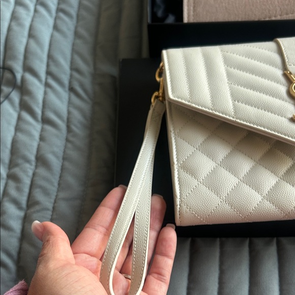 Elegant Cream Quilted Clutch - Picture 6 of 10